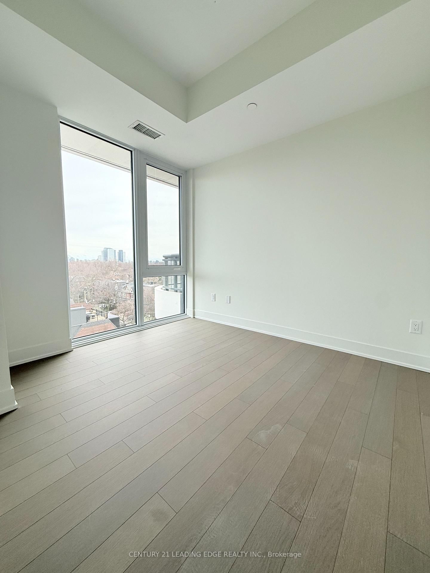 322 Dupont Street, Unit 702 - Photo 7
