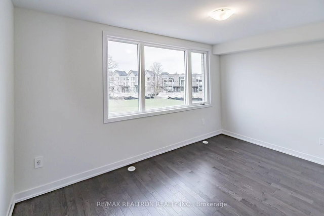 432 Lawrence Heights