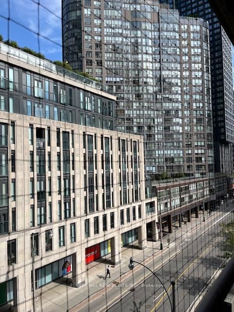 925 Bay Street, Unit 505 - Photo 22