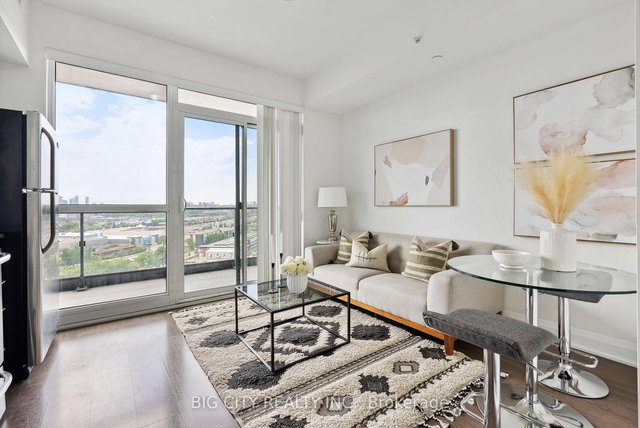 1609 - 160 Vanderhoof Avenue