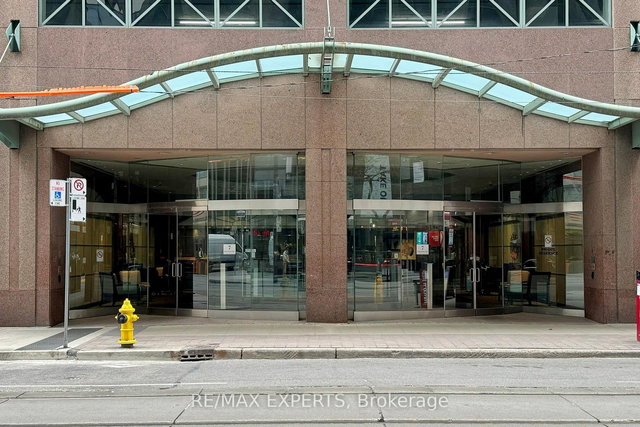 1005 - 7 King Street E