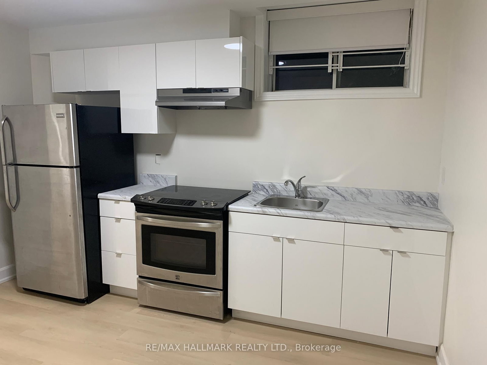 118 Fairholme Avenue, Unit Basement 1 - Photo 4