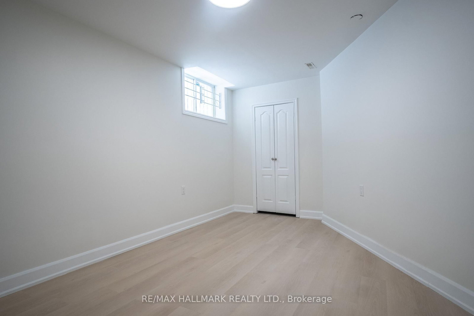 118 Fairholme Avenue, Unit Basement 1 - Photo 9