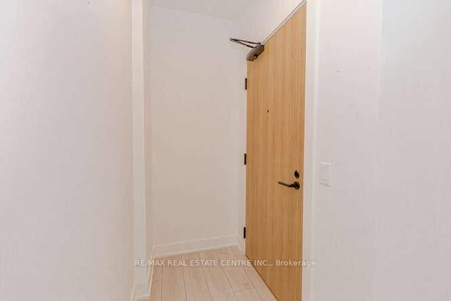 722 - 15 Mercer & Blue Jays Way Street