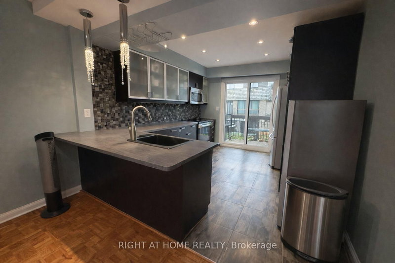 22 - 6 Glade Carse Way, Toronto, M2R 3H1 | Image 3