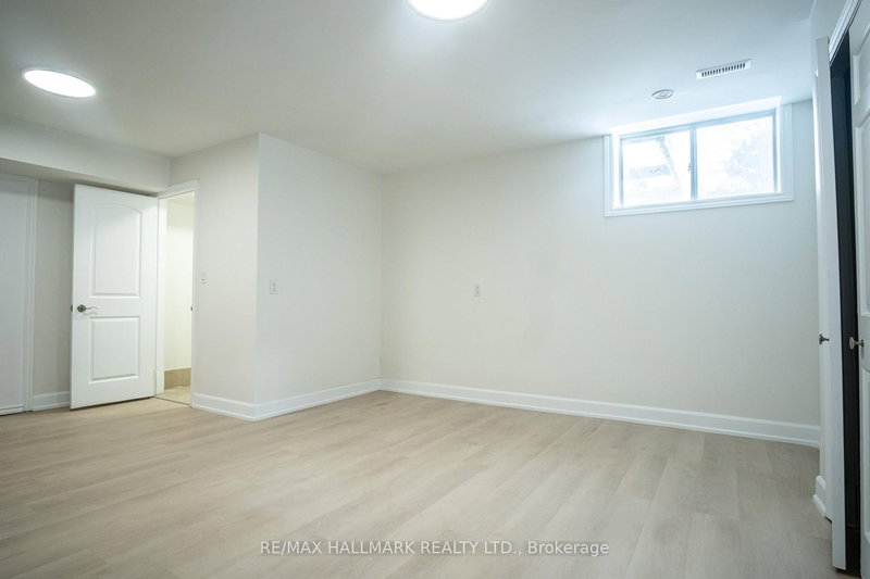 Basement 2 - 118 Fairholme Ave, Toronto, M6B 2W9 | Image 3