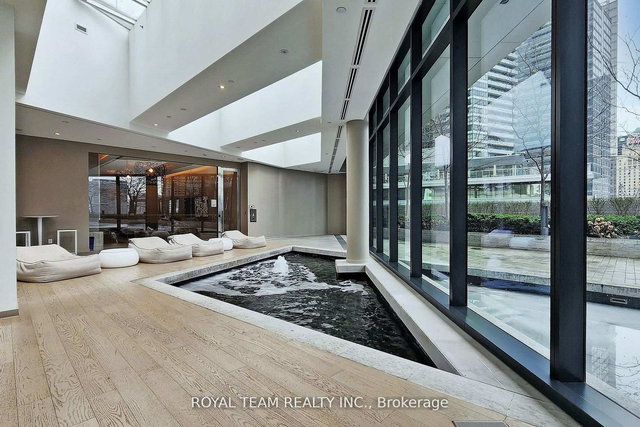 5703 - 88 Harbour Street