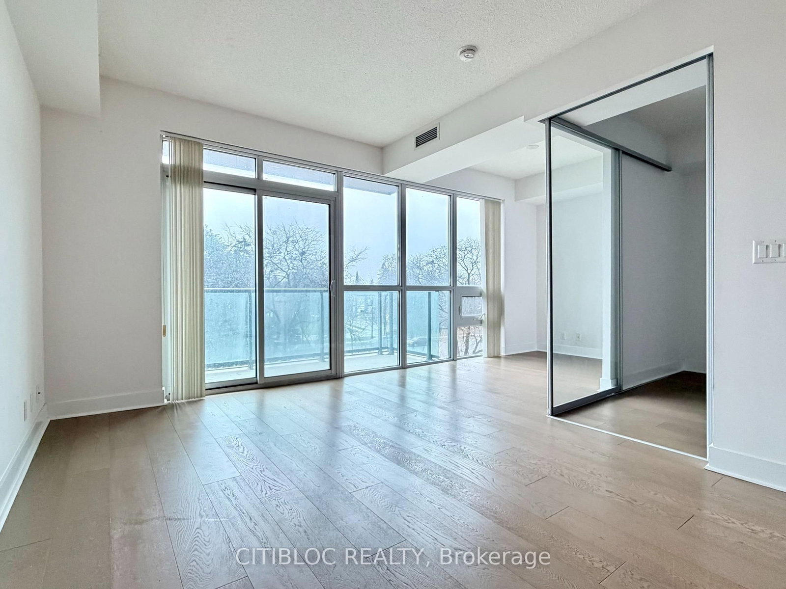 26 Norton Avenue, Unit 406 - Photo 3