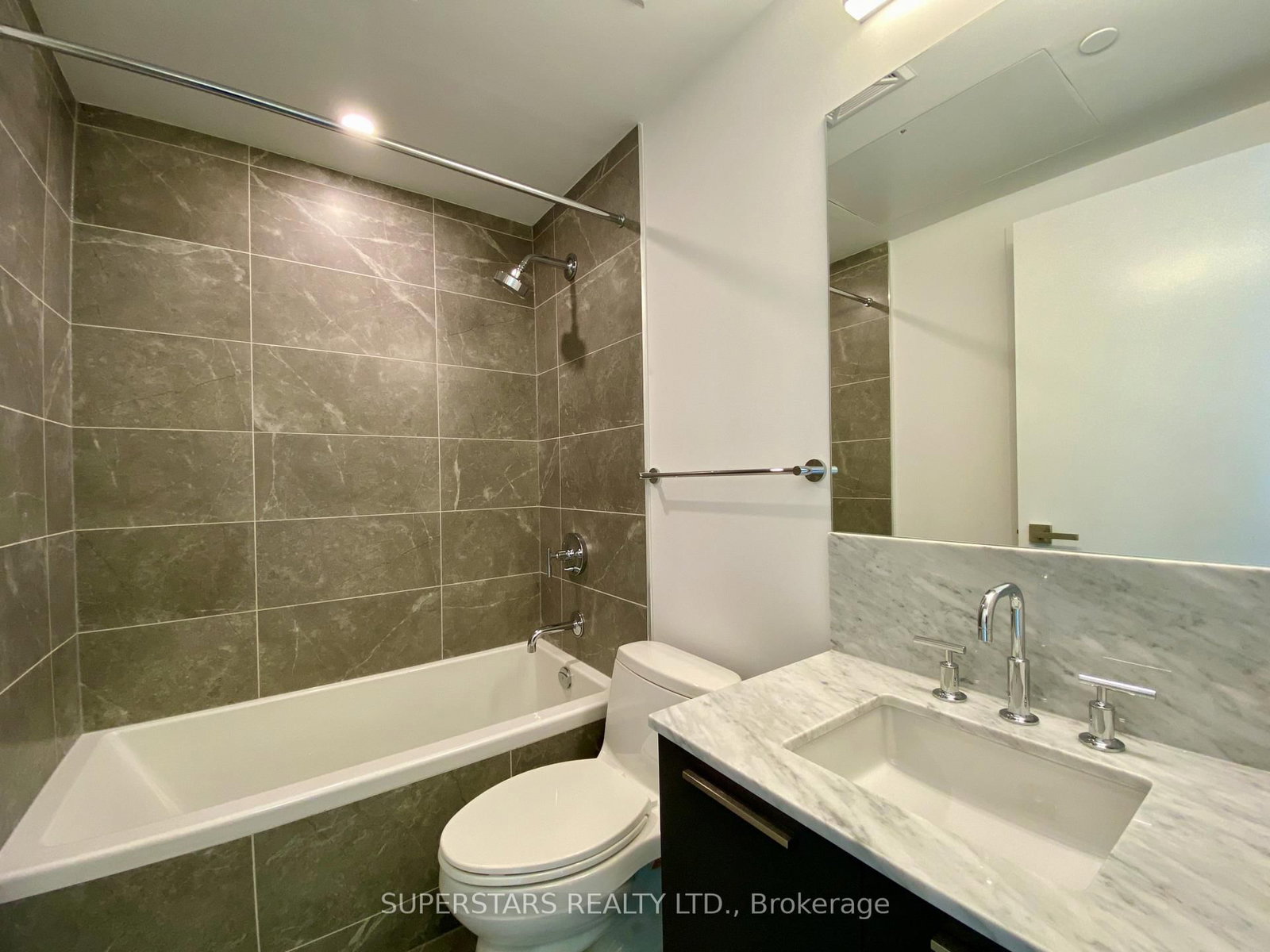 3 Gloucester Street, Unit 3303 - Photo 7