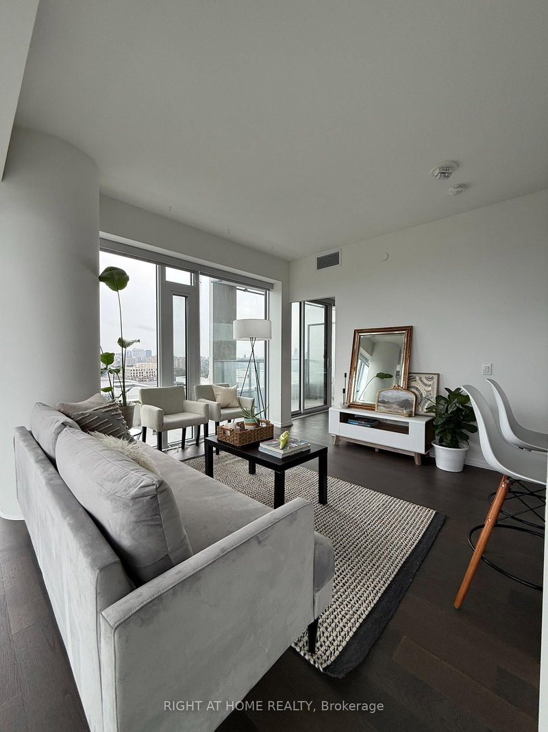 2004 - 5 Soudan Ave, Toronto, M4S 0B1 | Image 2