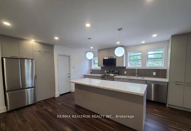 (MAIN) - 1182 Avenue Road