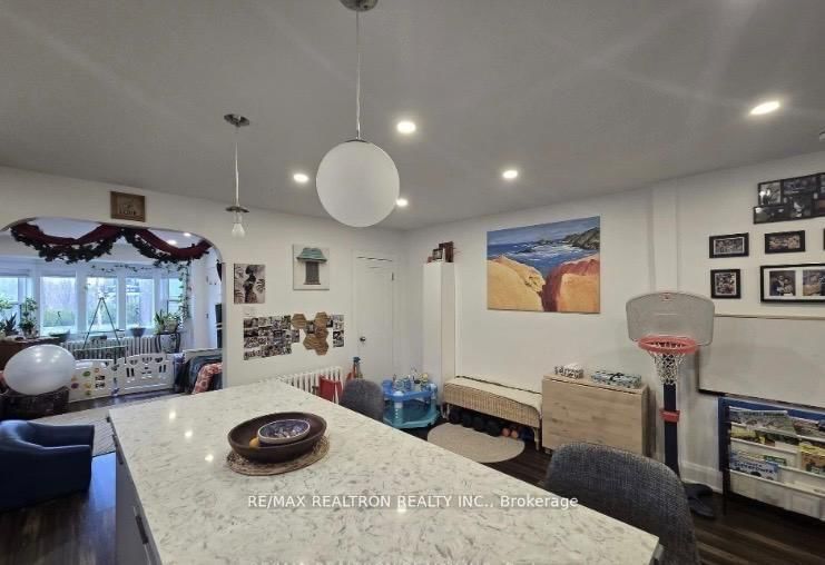 1182 Avenue Road, Unit (MAIN) - Photo 4