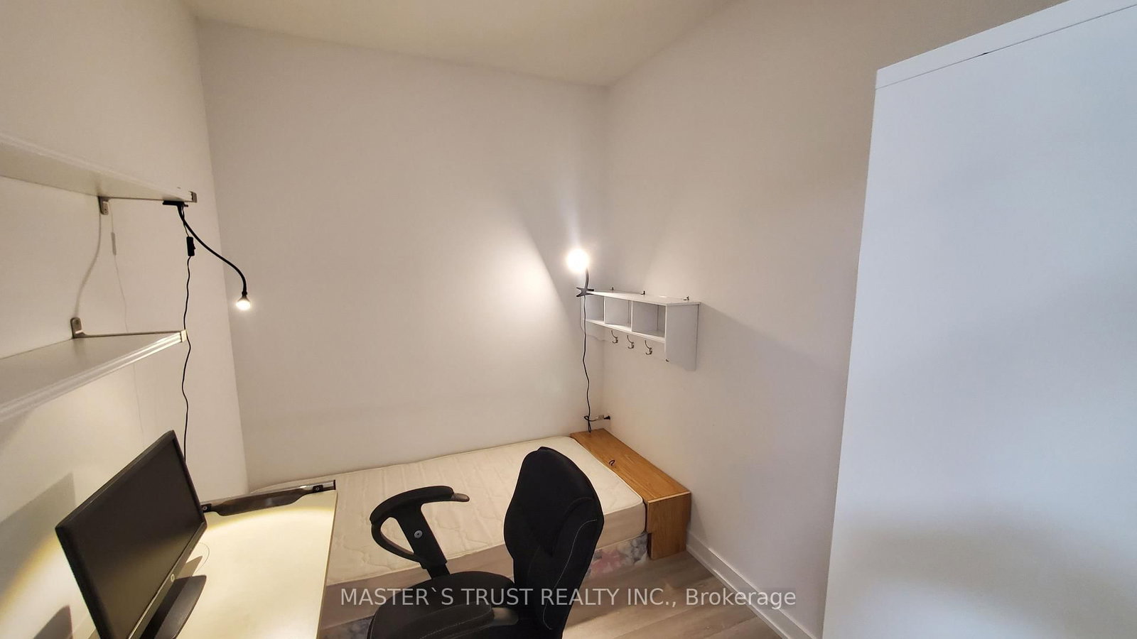238 Simcoe Street, Unit 1020 - Photo 10