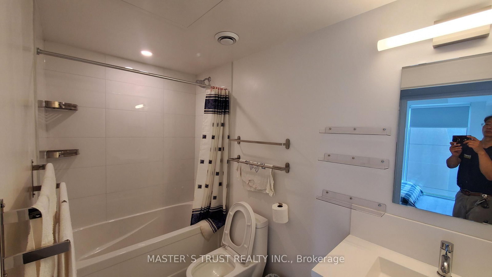 238 Simcoe Street, Unit 1020 - Photo 15