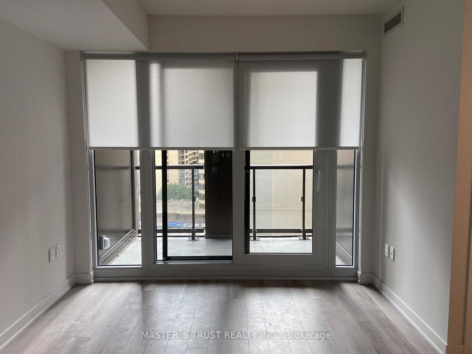 238 Simcoe Street, Unit 1020 - Photo 4