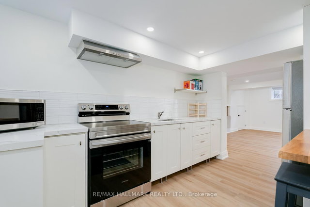 Basement bachelor unit - 69 Searle Avenue