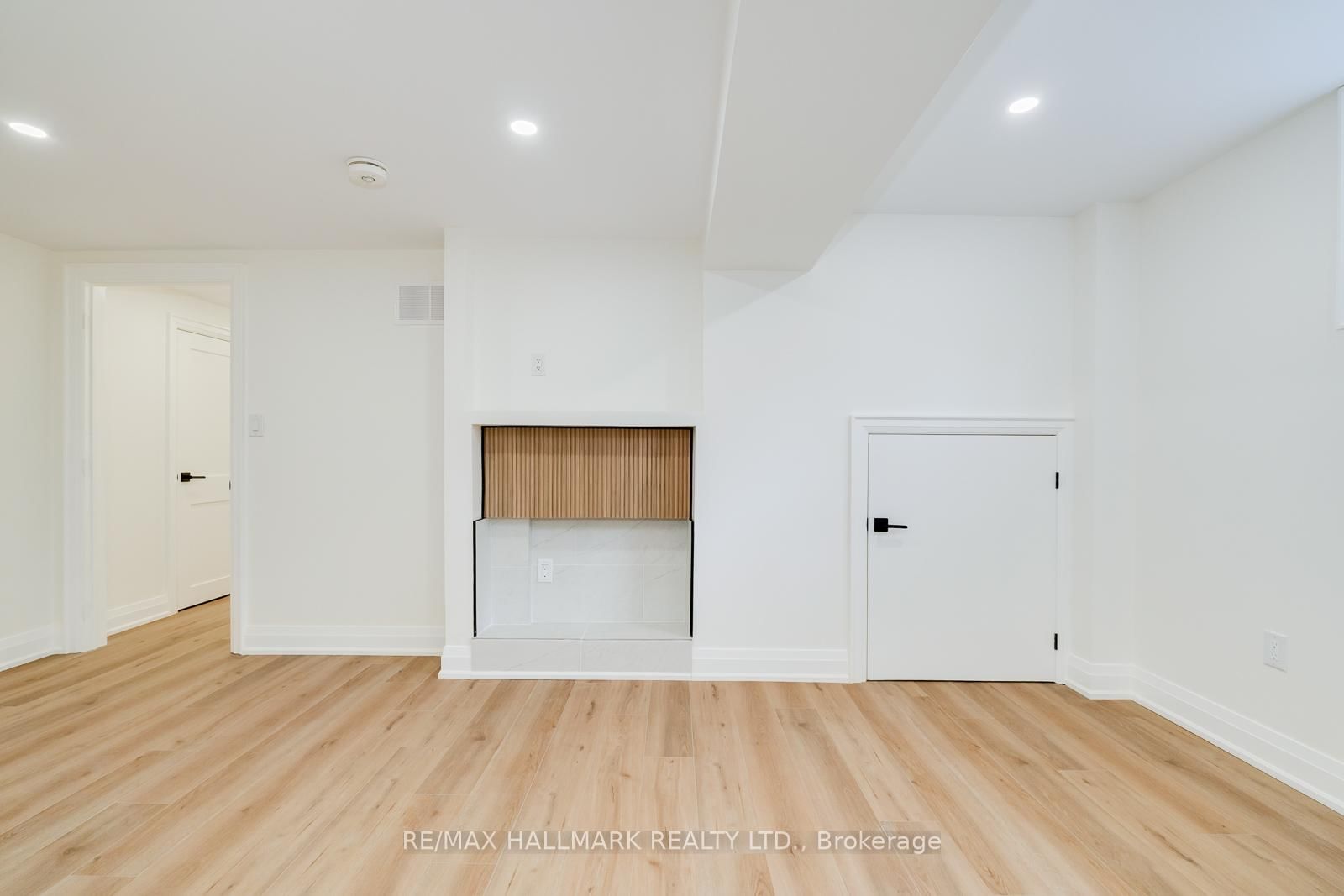 69 Searle Avenue, Unit Basement bachelor unit - Photo 10