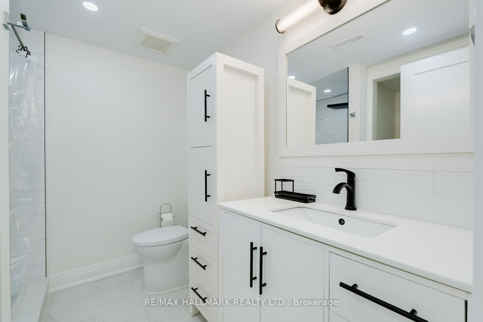 69 Searle Avenue, Unit Basement bachelor unit - Photo 11