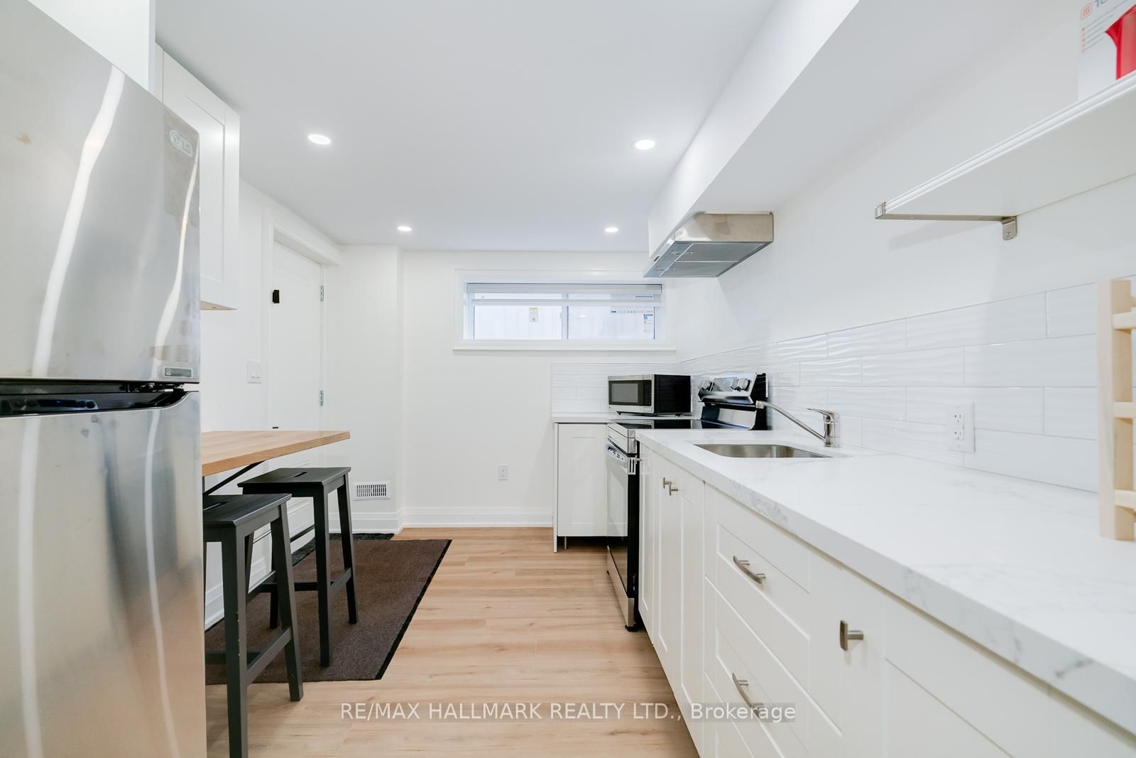 69 Searle Avenue, Unit Basement bachelor unit - Photo 3