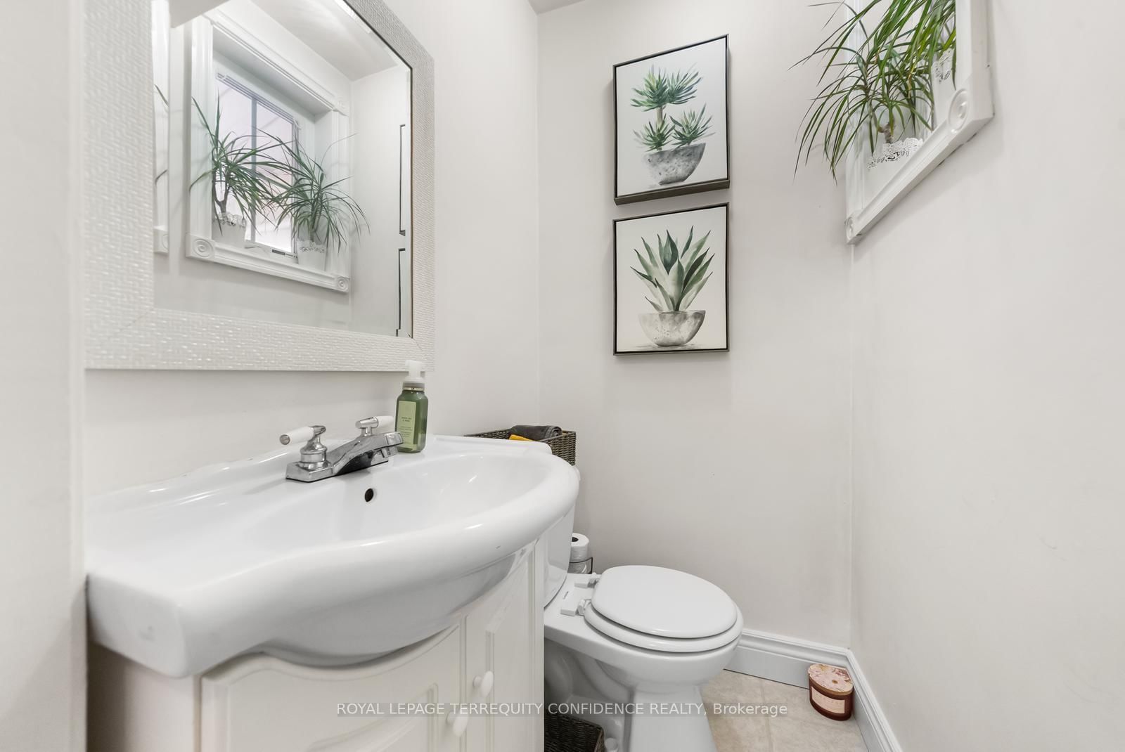 Detached House for sale at 69 Nipigon Avenue, Toronto, Ontario, M2M 2V9 - Newtonbrook East - MLS: C13014382