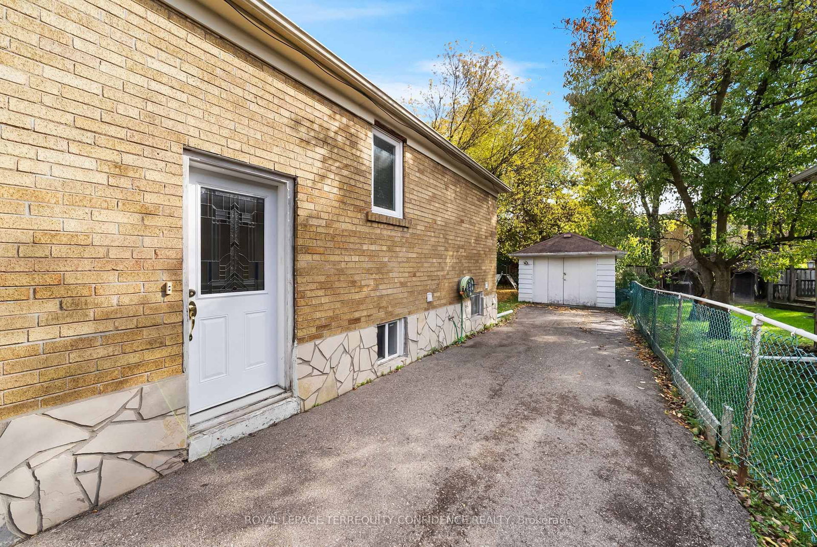 Detached House for sale at 69 Nipigon Avenue, Toronto, Ontario, M2M 2V9 - Newtonbrook East - MLS: C13014382