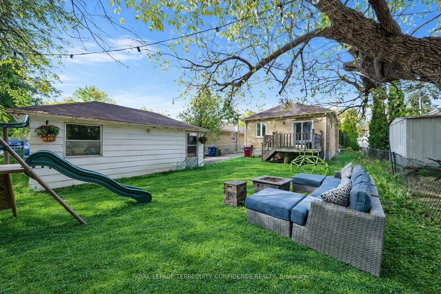 Detached House for sale at 69 Nipigon Avenue, Toronto, Ontario, M2M 2V9 - Newtonbrook East - MLS: C13014382