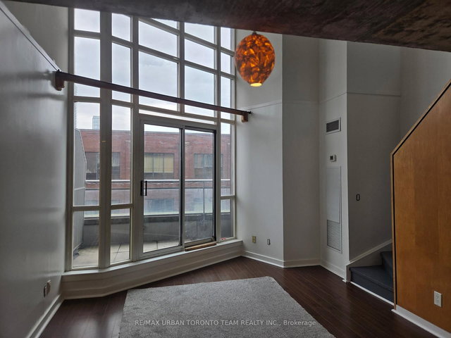 209 - 255 Richmond Street E