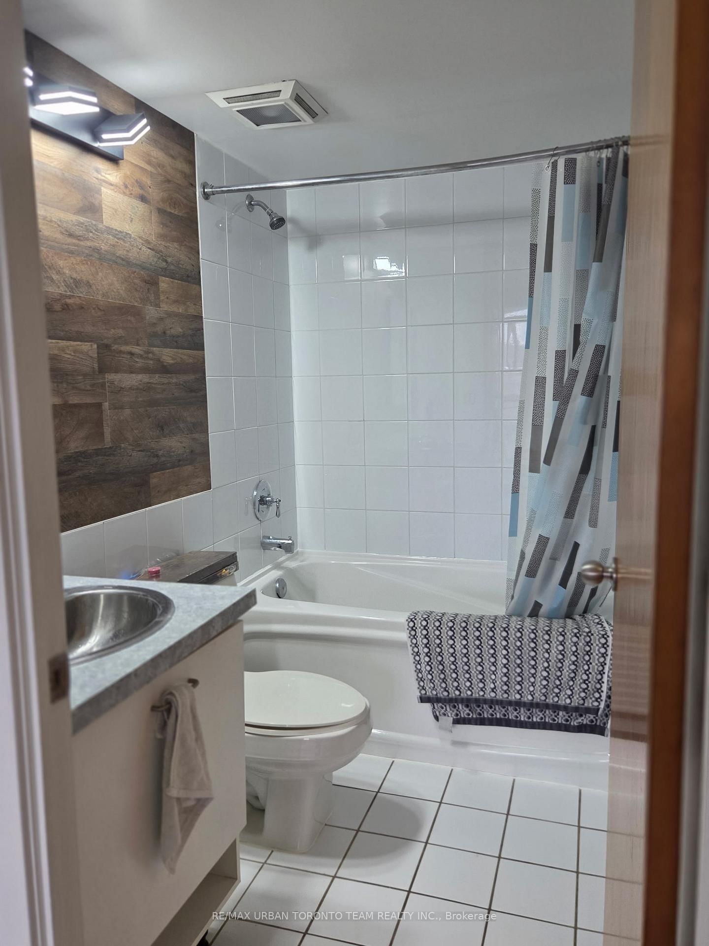 255 Richmond Street E, Unit 209 - Photo 11