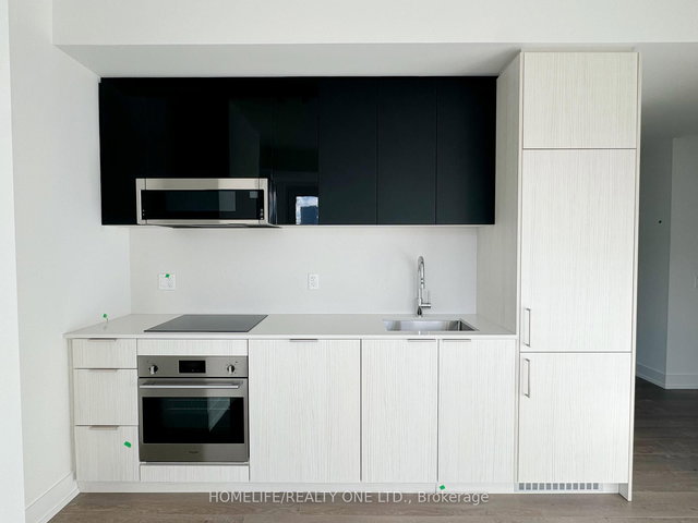 1613 - 308 Jarvis Street