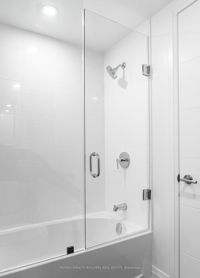 6 - 209 Jarvis Street