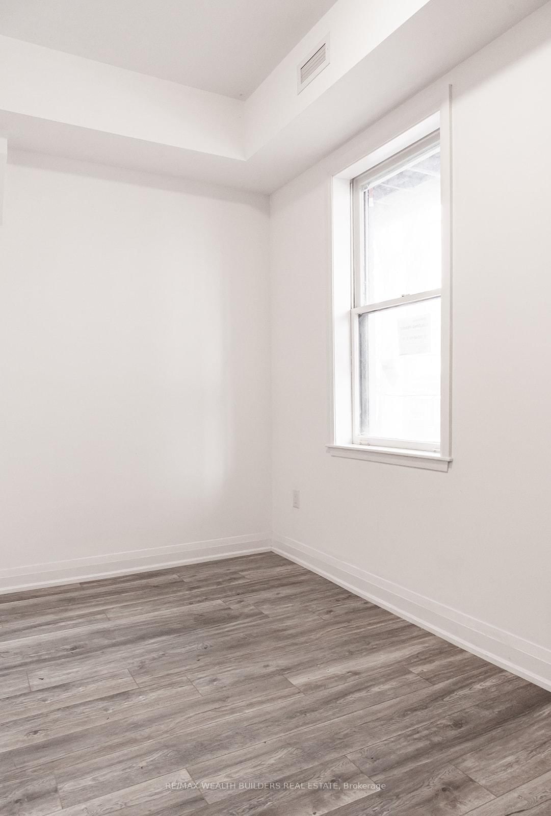 209 Jarvis Street, Unit 6 - Photo 4