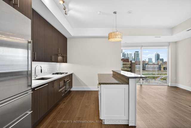 701 - 29 Queens Quay E