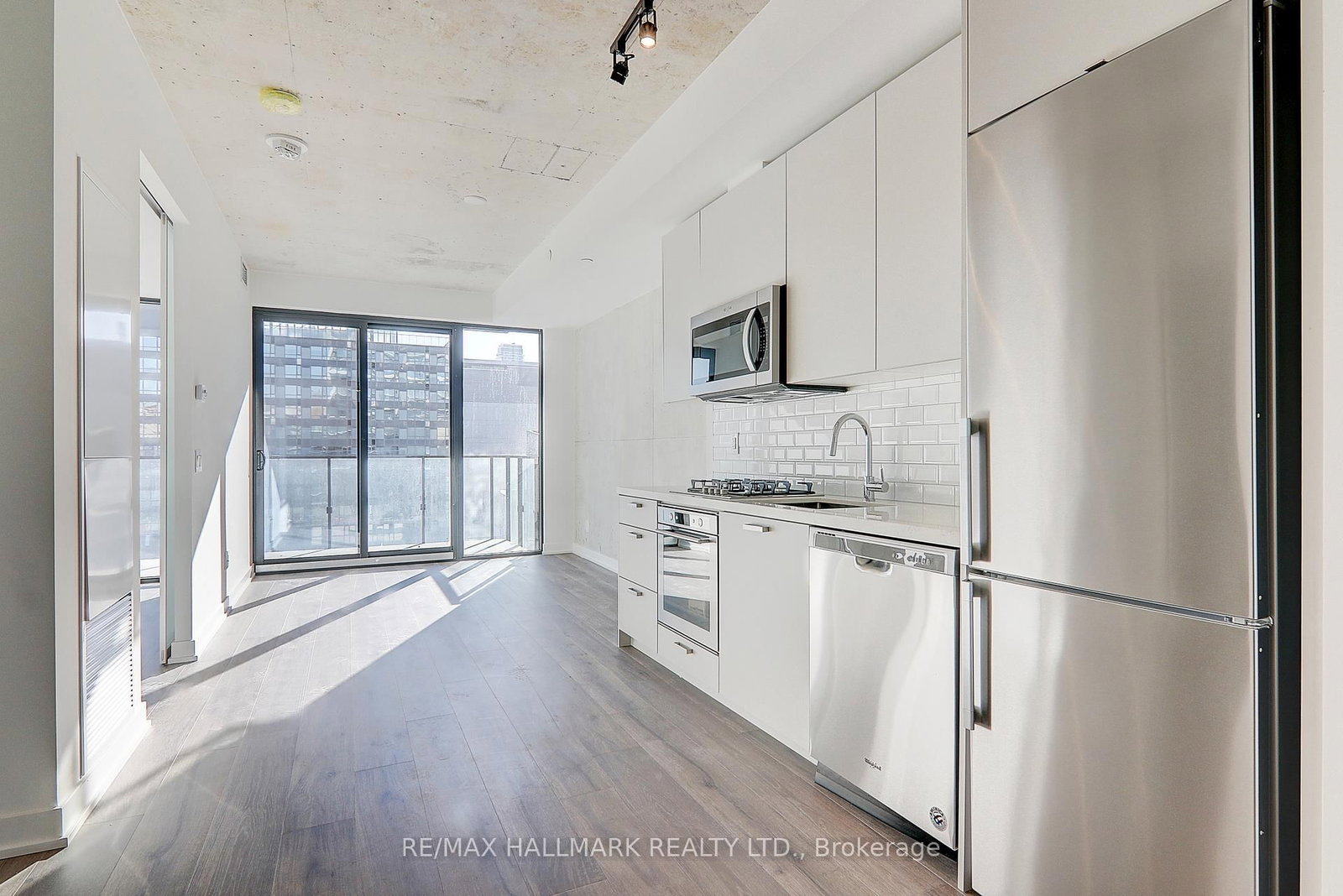 55 Ontario Street, Unit 606 - Photo 3