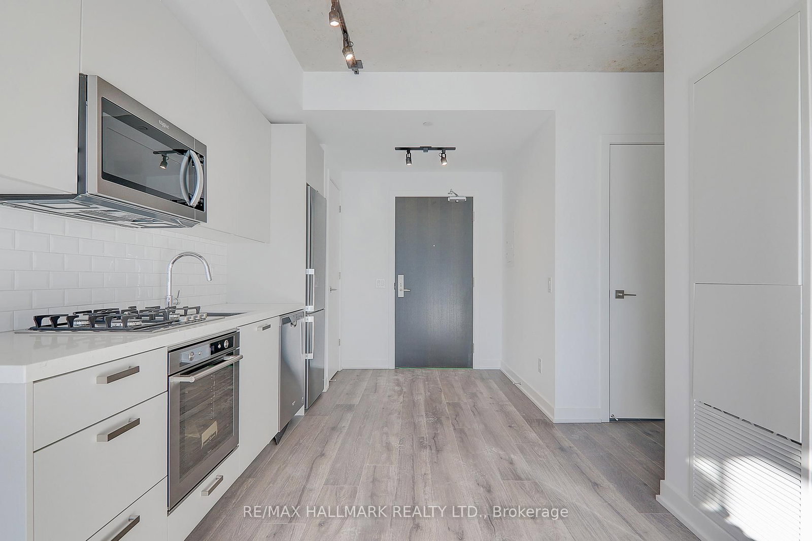 55 Ontario Street, Unit 606 - Photo 8