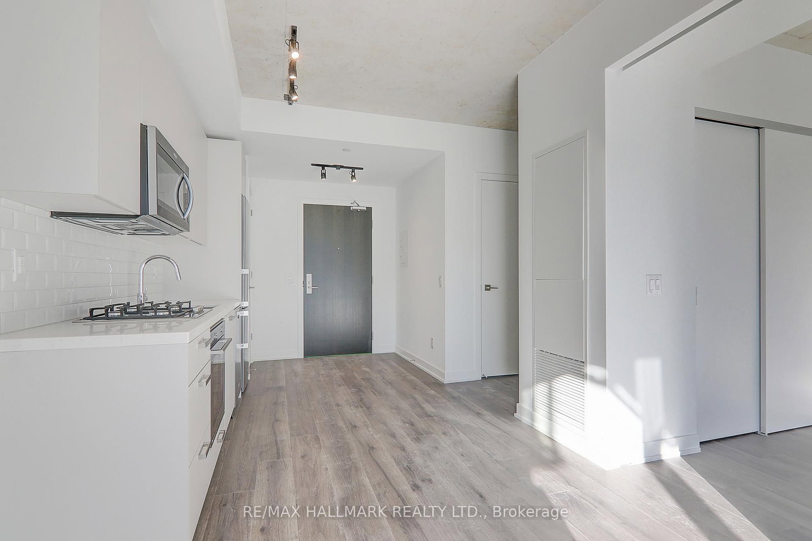 55 Ontario Street, Unit 606 - Photo 9