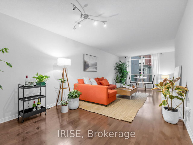 224 - 942 Yonge Street