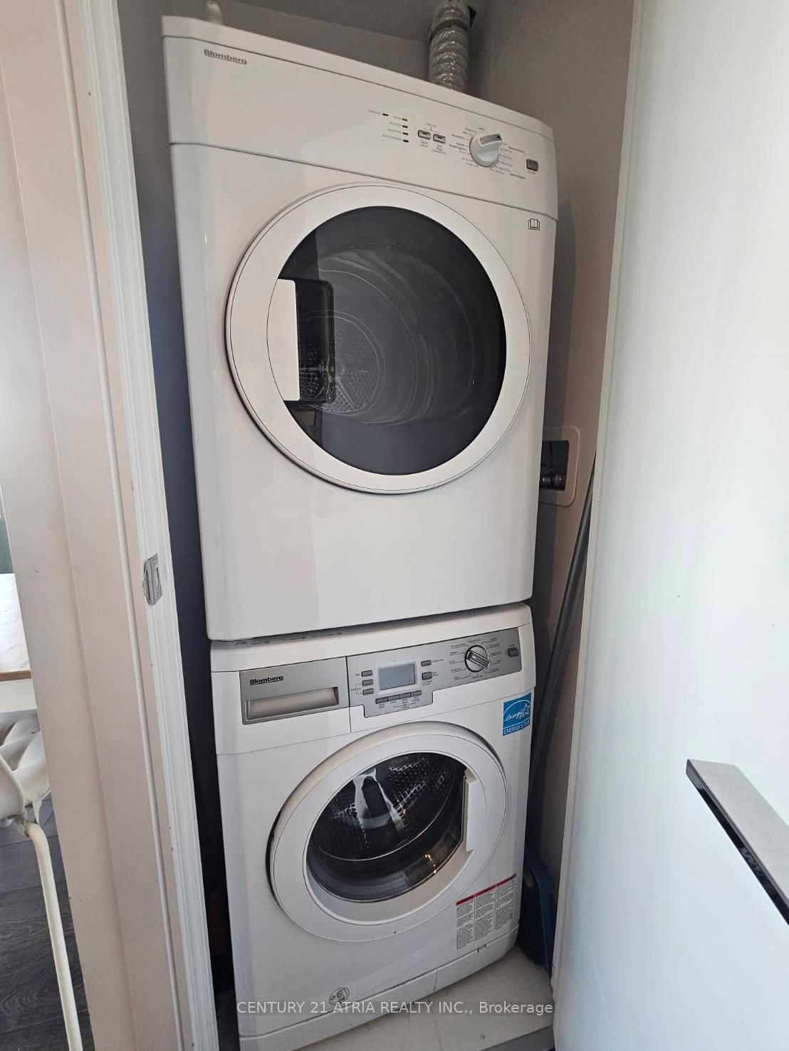 42 Charles Street E, Unit 3908 - Photo 15