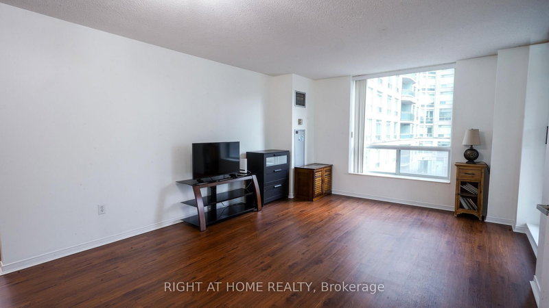 300 - 28 Pemberton Ave, Toronto, M2M 4L1 | Image 3