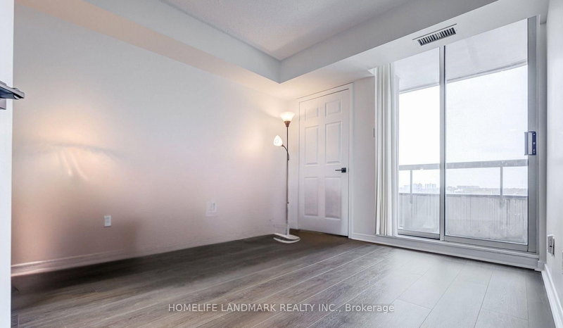 618 - 8 Hillcrest Ave, Toronto, M2N 6Y6 | Image 2