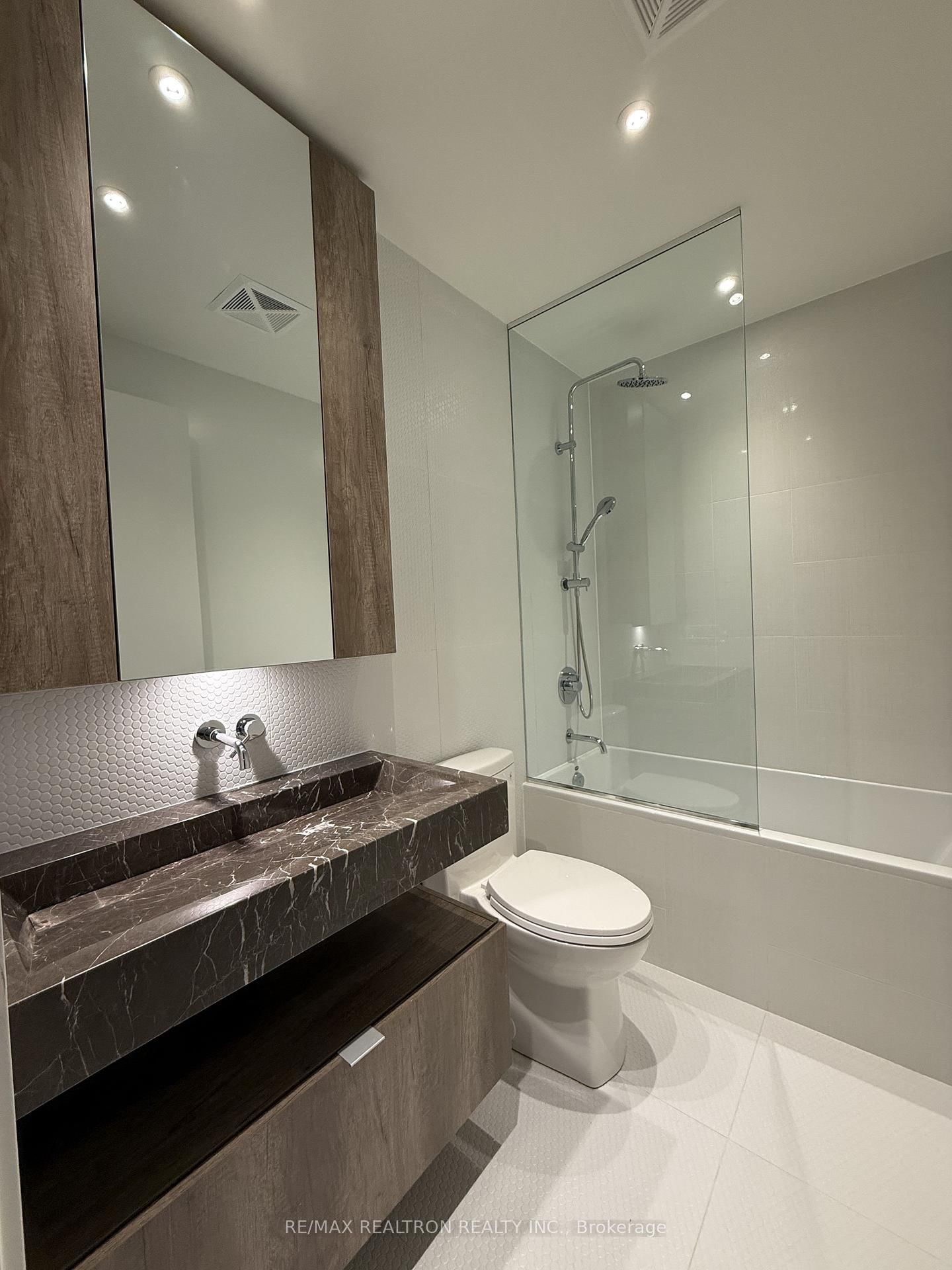 11 Yorkville Avenue, Unit 1306 - Photo 6