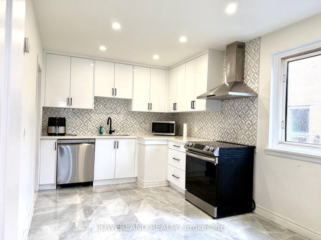 Main floor - 72 Pynford Crescent