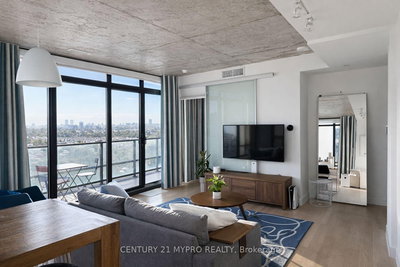 1502 - 111 Bathurst St | Toronto | Image