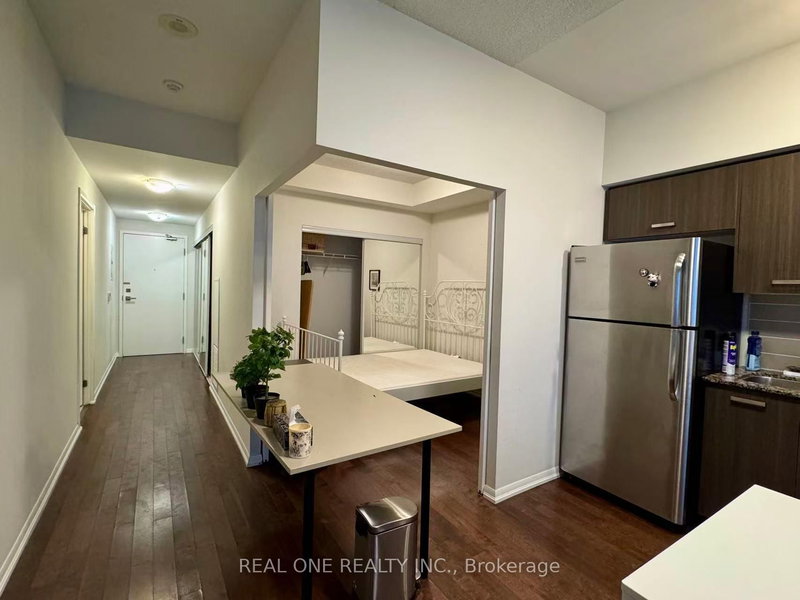 602 - 832 Bay St, Toronto, M5S 1Z6 | Image 3