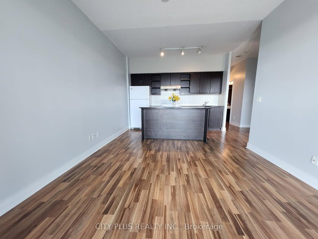 513 - 35 Brian Peck Crescent