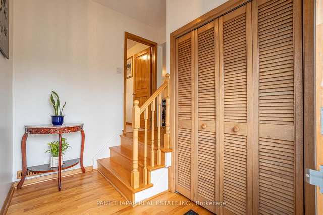 10 Castlebury Crescent