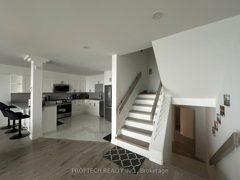 1618 - 33 Harbour Sq, Toronto, M5J 2G2 | Image 2