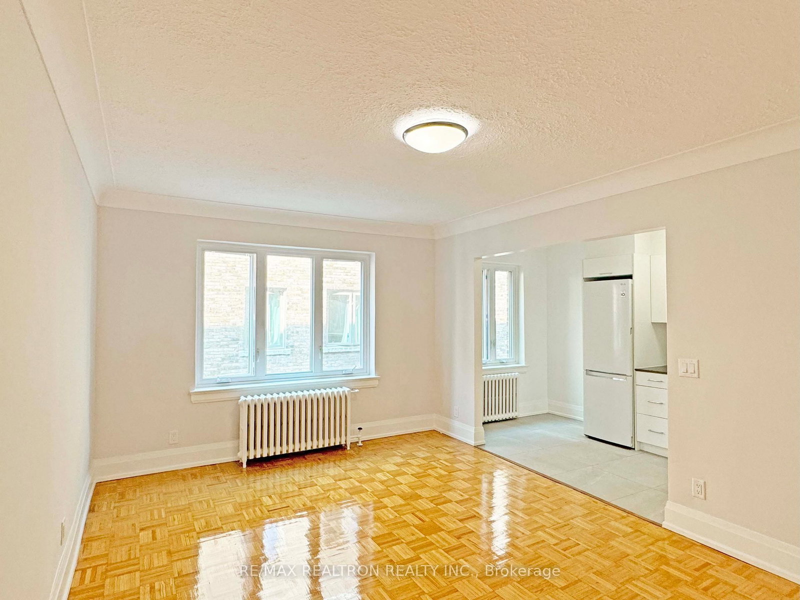 394 Avenue Road, Unit 406 - Photo 2