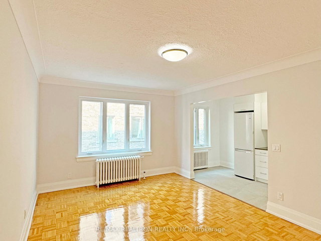 406 - 394 Avenue Road