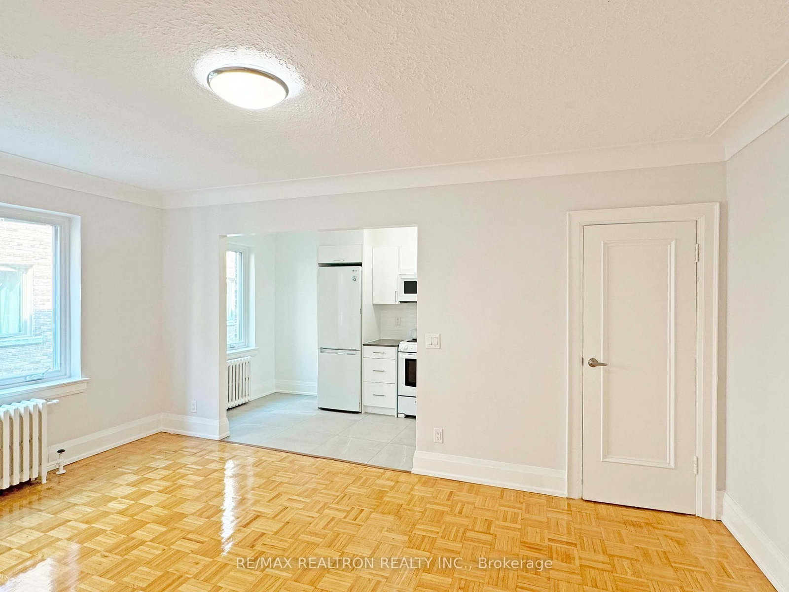 394 Avenue Road, Unit 406 - Photo 5