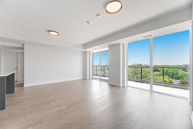 602 - 664 Spadina Avenue